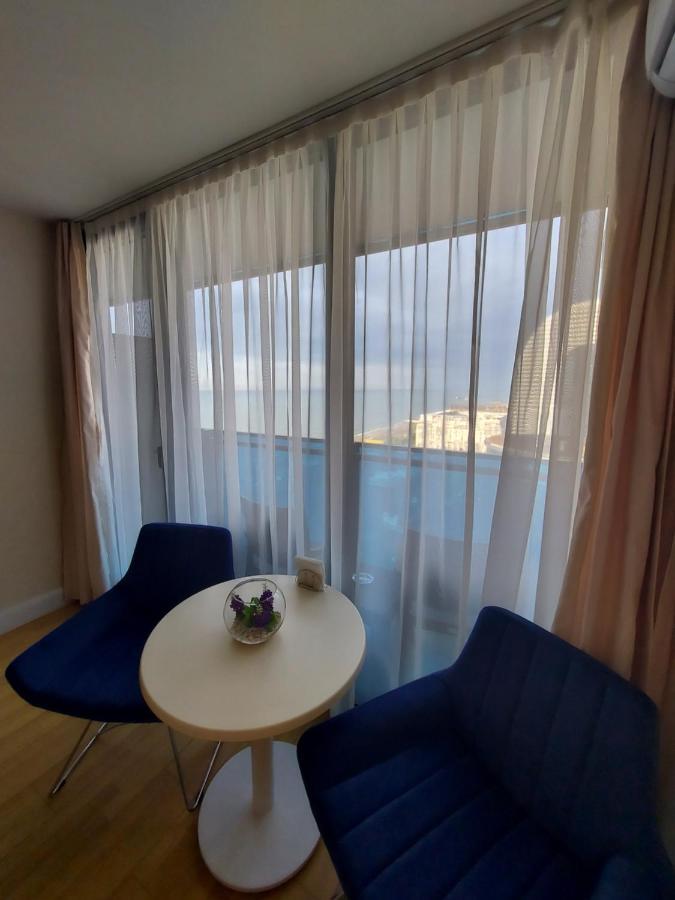 Apartament Номера На Высоких Этажах 24,31 Batumi Zewnętrze zdjęcie